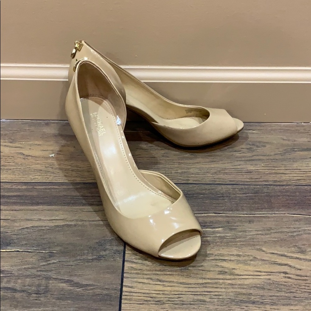 Michael Kors pumps